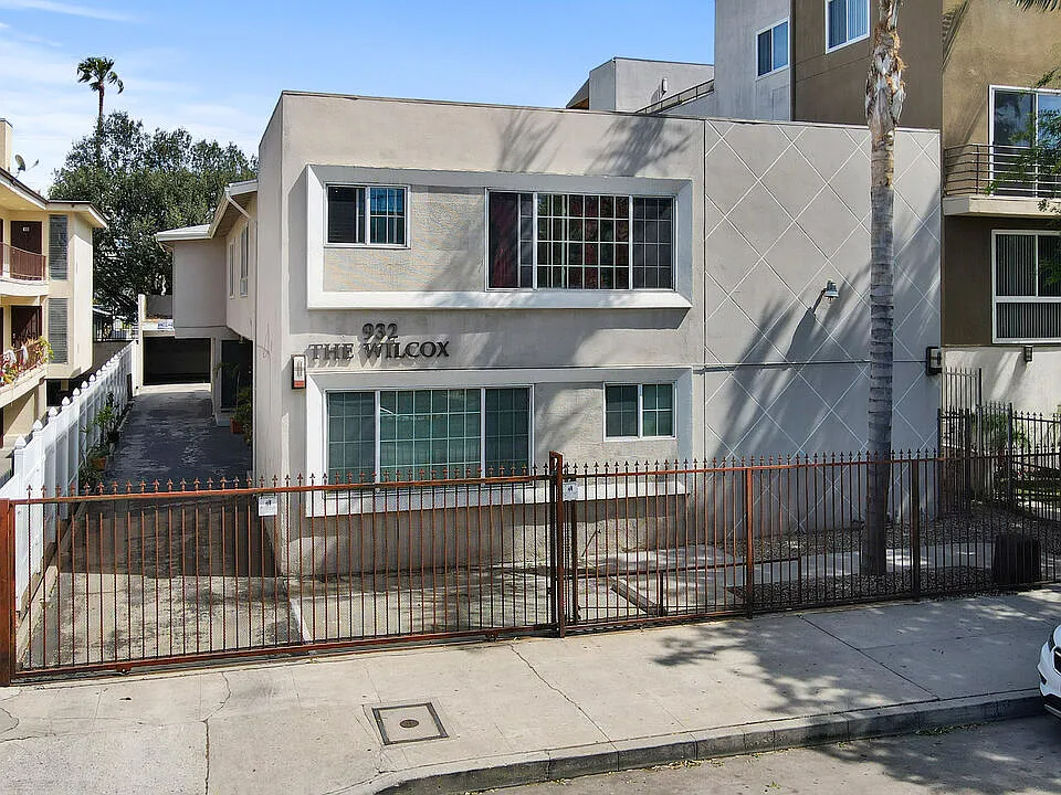 932 Wilcox Ave #4