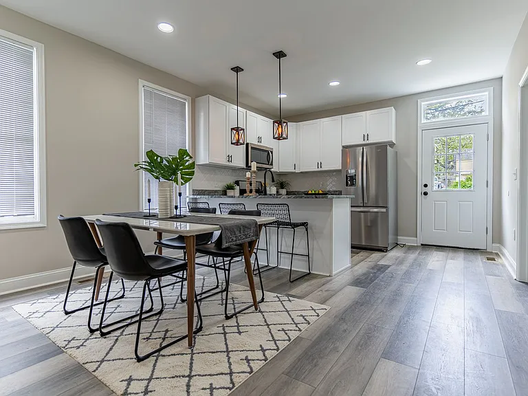 426 Evesham Ave — Photo 6