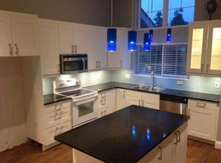 2832 Clover Ridge Dr, Chaska, MN 55318