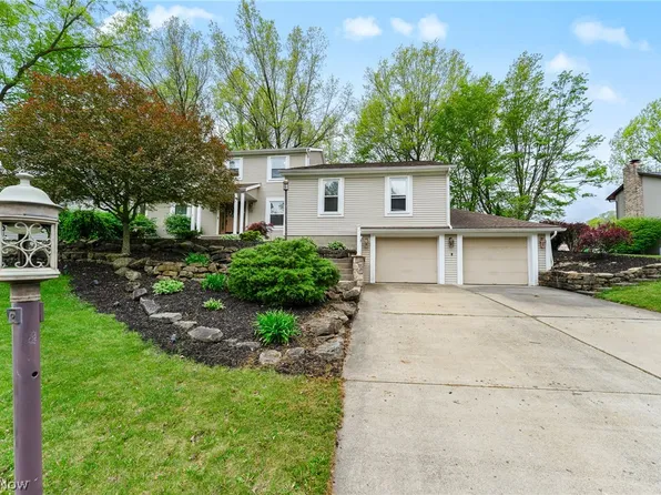 510 Stoneybrook Ln, Canfield, OH 44406