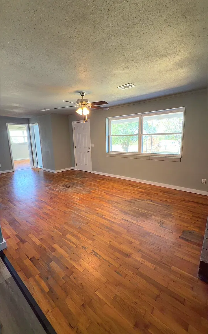 3 bed, 1525 sqft, $1,200 — Photo 3
