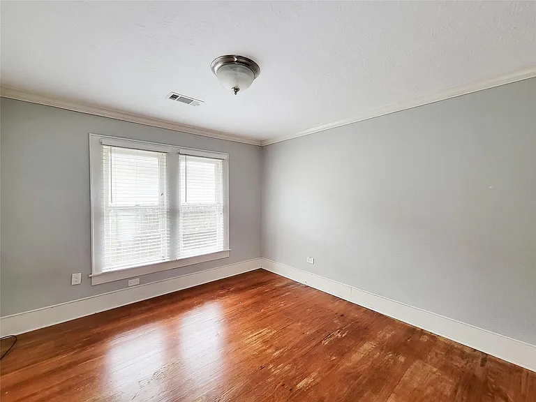 508 W Lang St — Photo 15