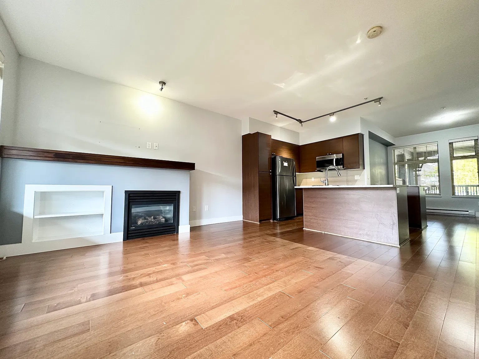 65th Ave, Surrey — Photo 4