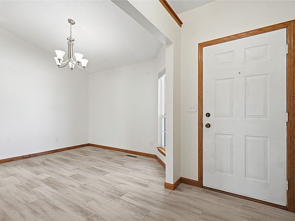 3rd image of 6805 Stone Terrace Dr SW
