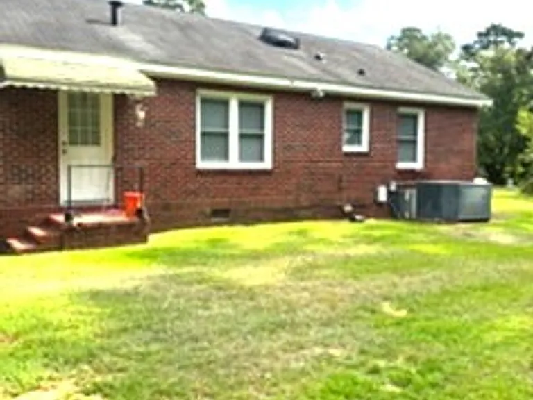3802 Woodland Dr — Photo 2