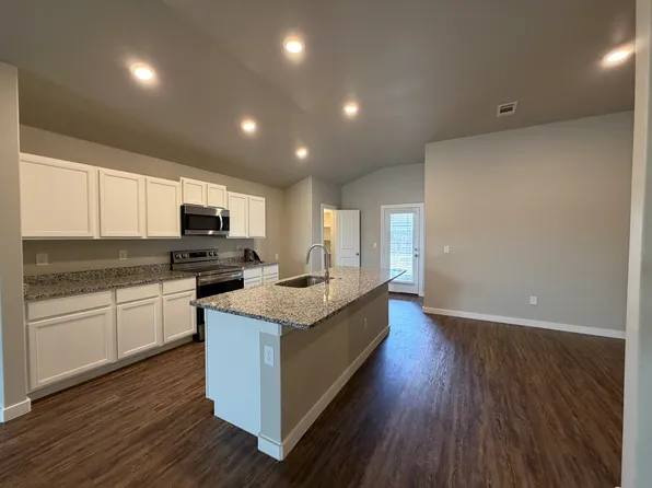 412 E 31st St, Wolfforth, TX 79382