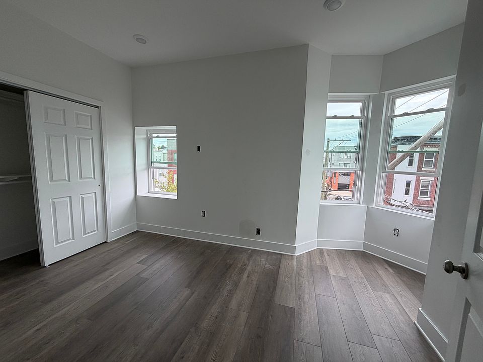 1st image of 3224 W Oxford St #5