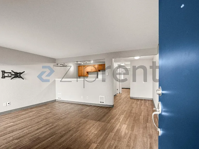 3420 15th Ave W #105 — Photo 2