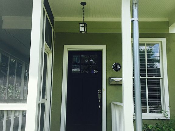 Centrally located in Downtown Nashville