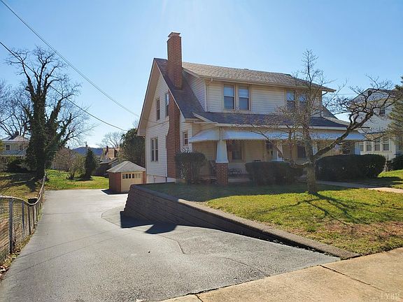 3rd image of 3454 Fort Ave