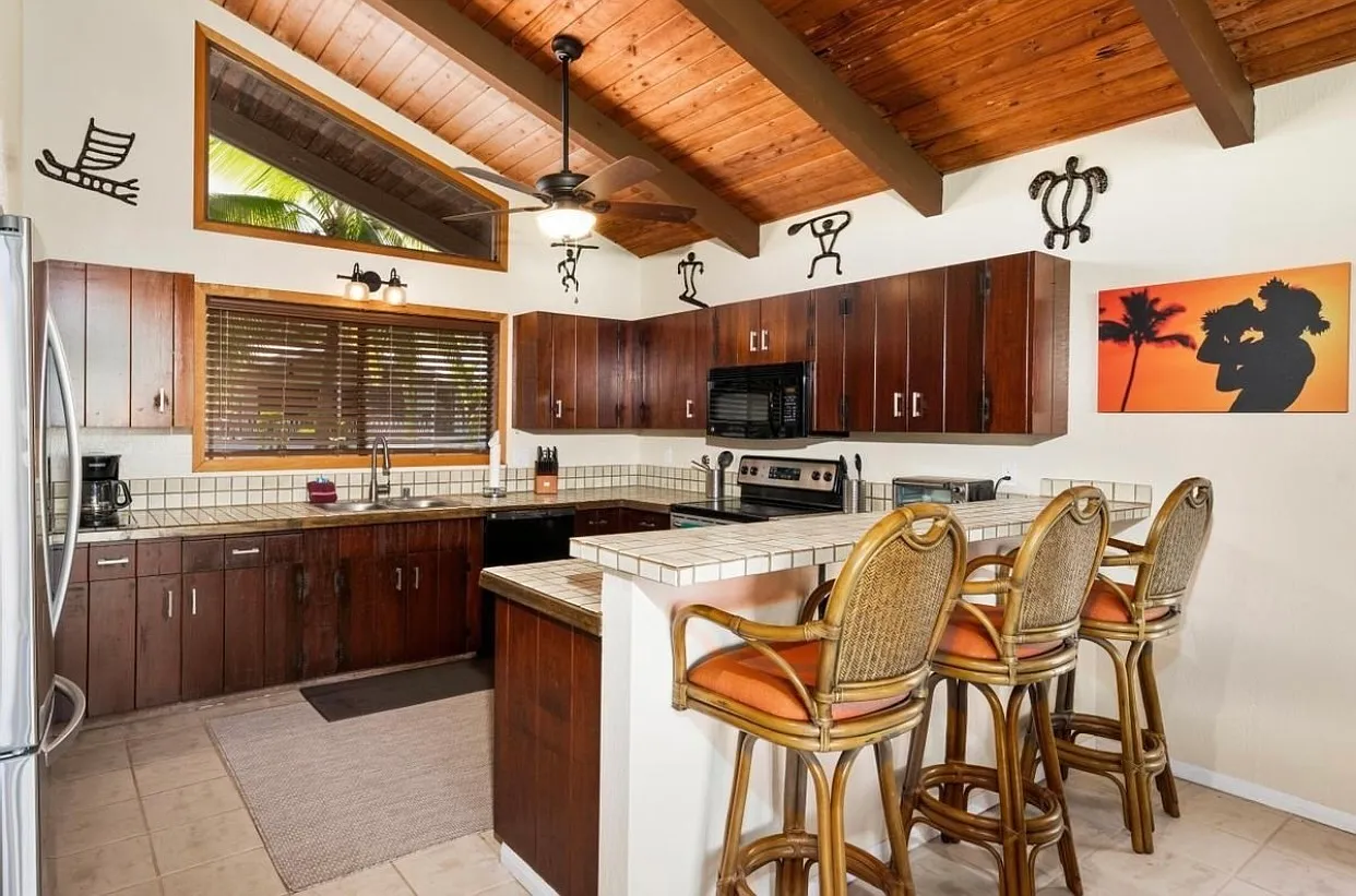 3 bed, 2.5 bath, 1772 sqft, $5,000 — Photo 2