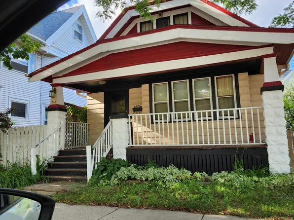 824 E Russell Ave, Milwaukee, WI 53207