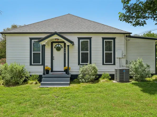 406 Live Oak St, Smithville, TX 78957