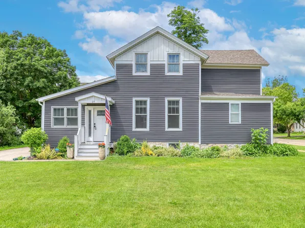 27 N Lincoln St, Batavia, IL 60510