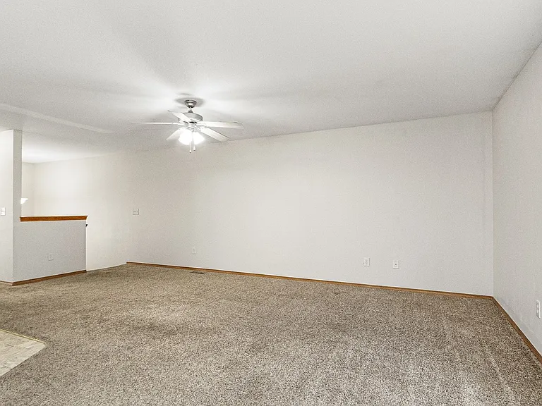 1104 Country Club Ln — Photo 7