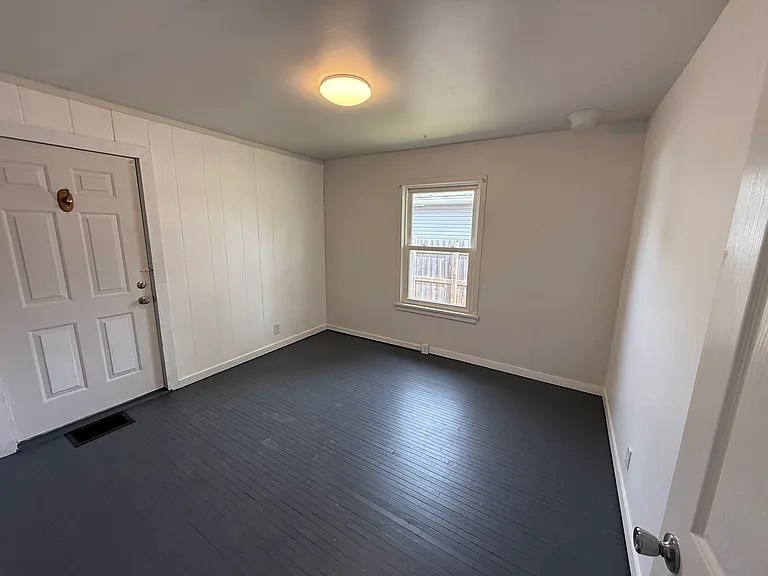1314 Iowa St — Photo 8