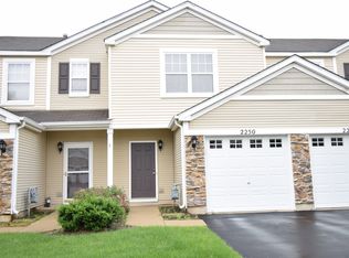 2250 Flagstone Ln, Carpentersville, IL 60110