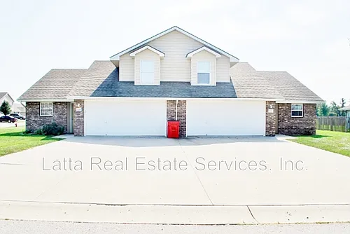 1031 NW Willow Dr Photo 1 1031 NW Willow Dr Photo 1