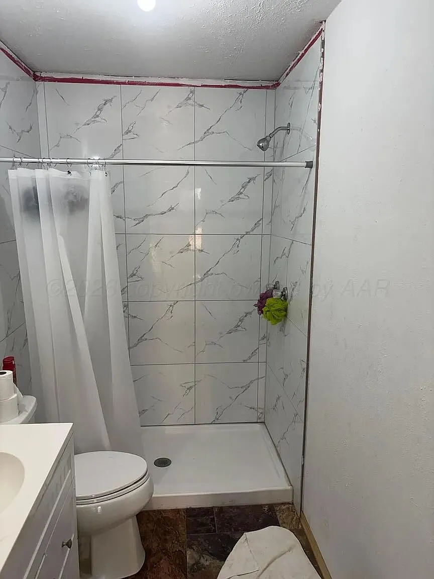 4 bed, 744 sqft, $550 — Photo 3