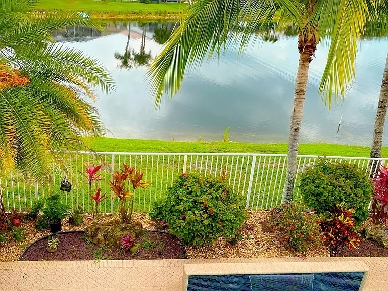 6489 Marbletree Ln — Photo 13