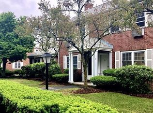 4 Emerson Gardens Rd #4, Lexington, MA 02420