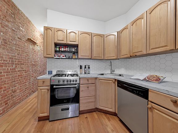 4th image of 412 E 88th St APT 3W