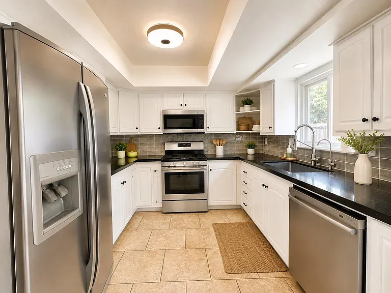 12503 Lamppost Ln — Photo 2