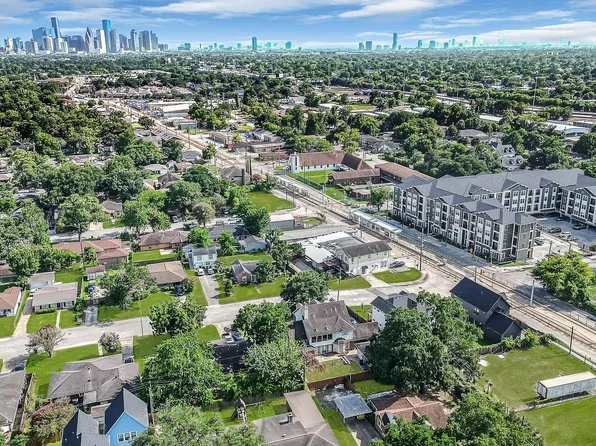 5510 Fulton St, Houston, TX 77009