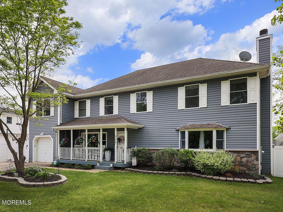 1st image of 305 Jefferson Court