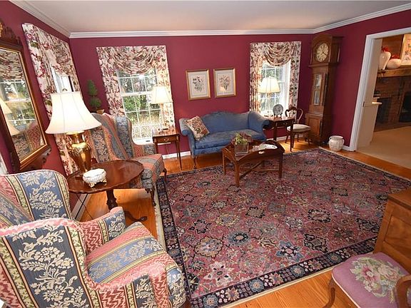 4th image of 5140 Wisteria Dr