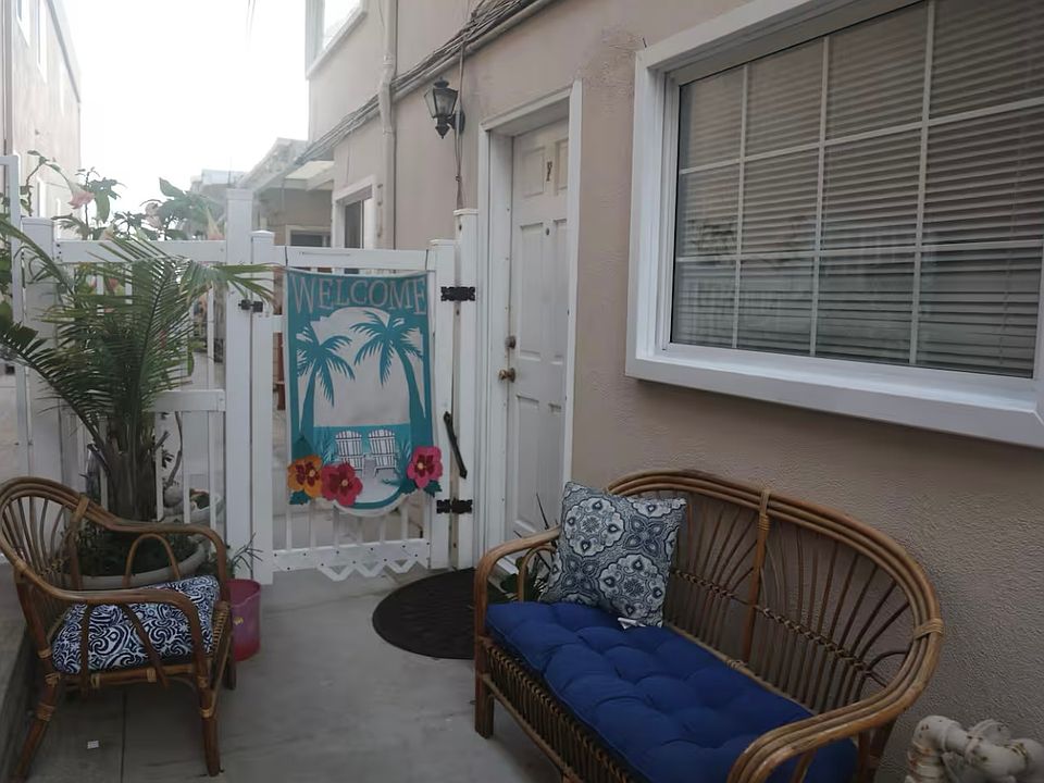 Entrance to stduio and sitting spot to relax and listen to the waves and feel the ocean breezes