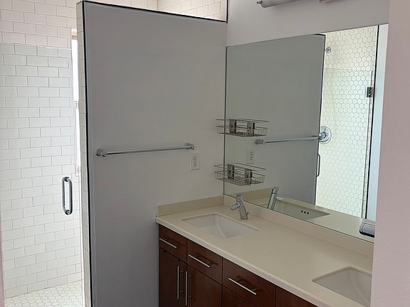 5th image of 3400 Larimer St Unit 107