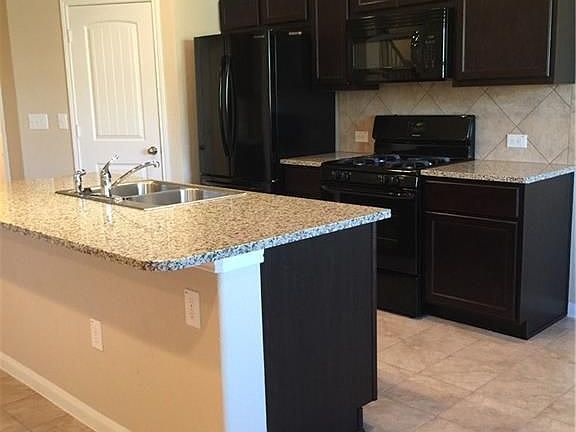 4th image of 2880 Donnell Dr Unit 2902