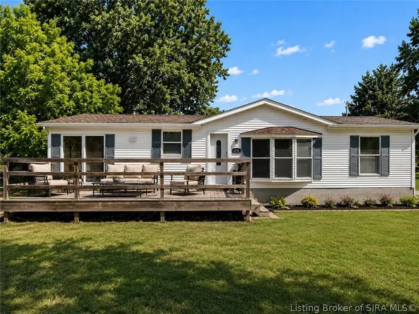 8390 Beech Street SE, Elizabeth, IN 47117