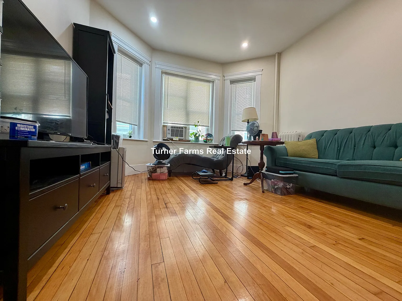 1 bed, 9999 sqft, $2,300 — Photo 2
