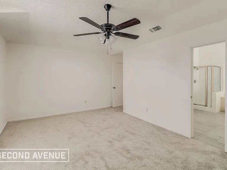8802 Briarwood Dr — Photo 15