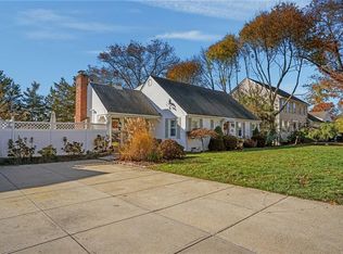 38 Angela Ave, Cranston, RI 02921