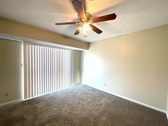 5th image of 703 Joseph Ln
