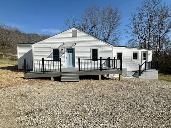 1530 Wildwood Rd, Salem, VA 24153