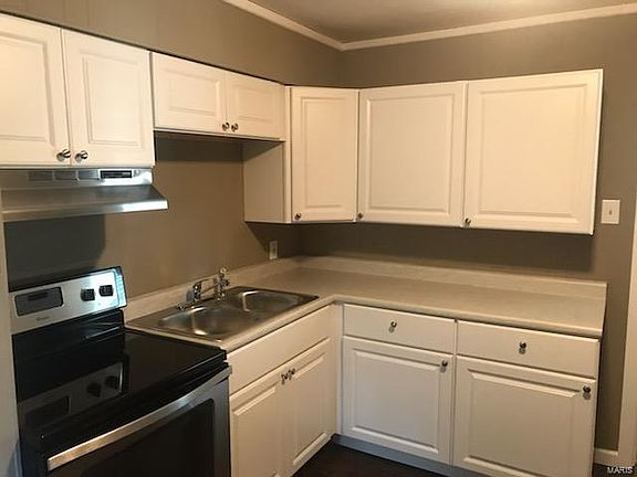2nd image of 801 Arline Dr