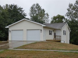 77 & 77-1/2 Brook Cir, Pella, IA 50219