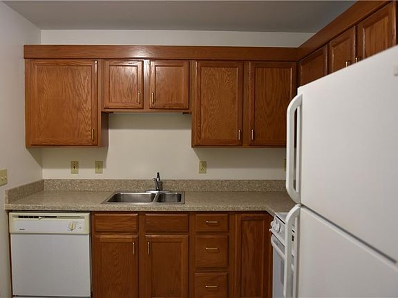 3rd image of 100 Asbury Ln APT 1310