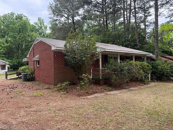 5th image of 29186 Hunt Club Dr