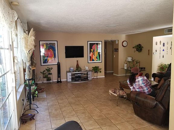 5th image of 2598 Parkdale Ave