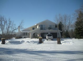 9670 Clover Cir, Eden Prairie, MN 55347