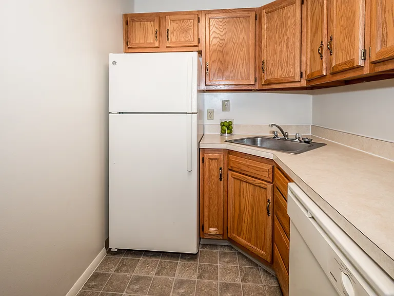 Lincoln Ridge Apartments — Photo 6