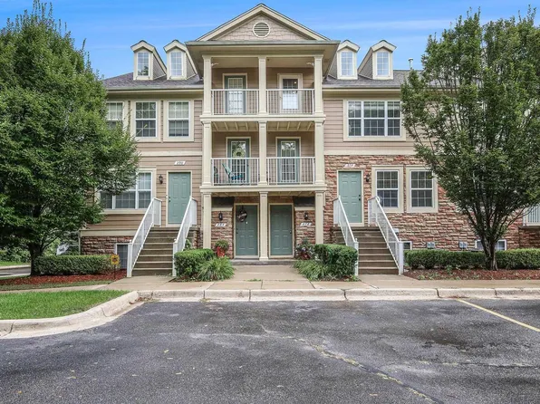 278 Park Green Dr, Lake Orion, MI 48362