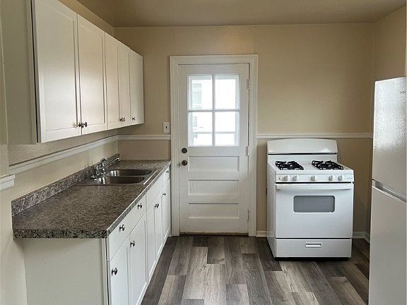 4th image of 1502 Central Ave