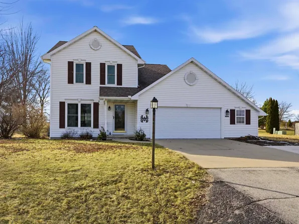 N1371 Fawn Ridge Ct, Greenville, WI 54942