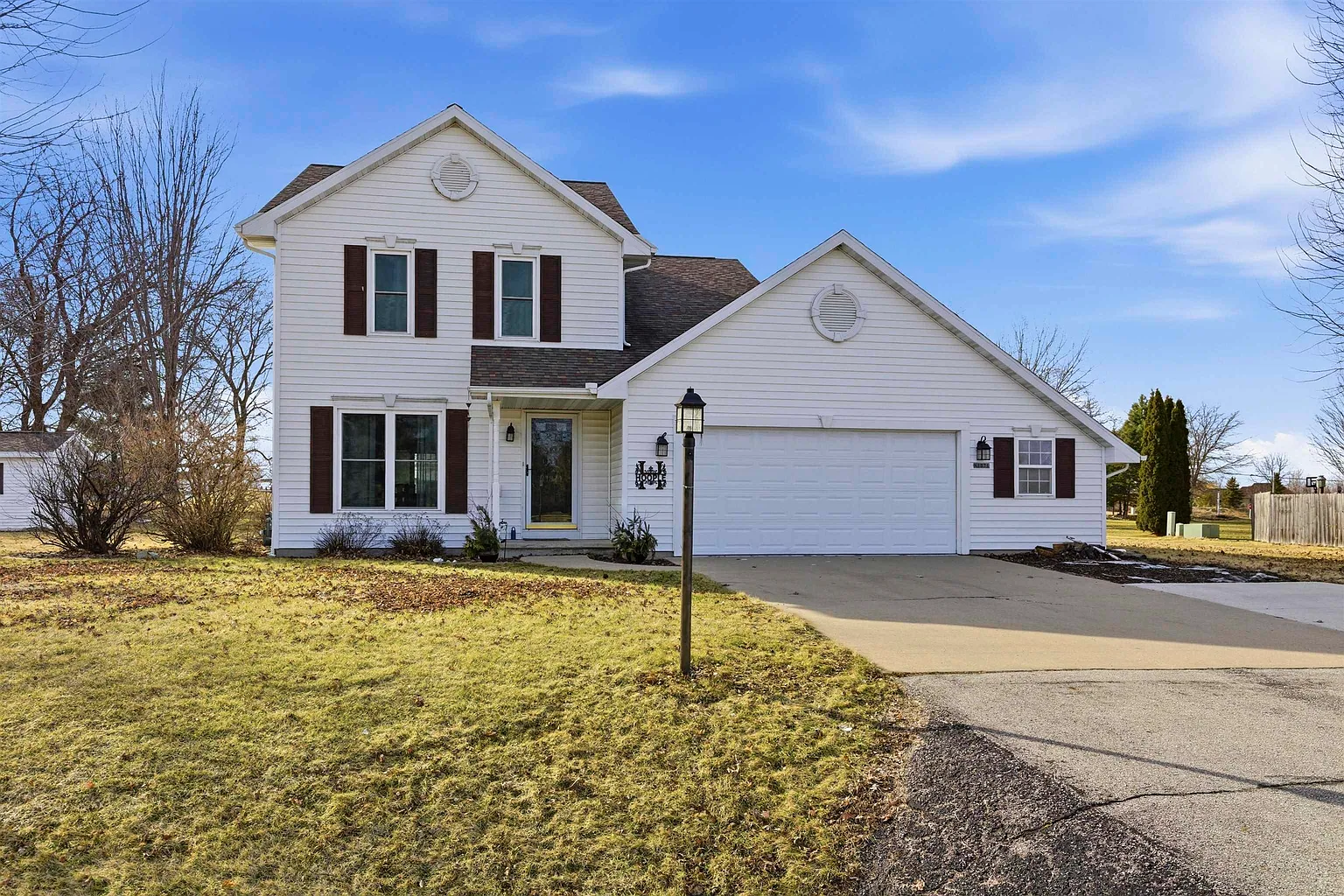 N1371 Fawn Ridge Ct photo 1